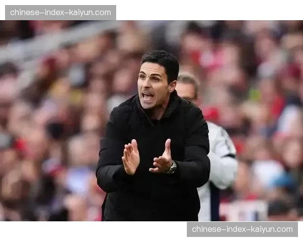 特写镜头:萨卡受伤被换下时掩面落泪,阿尔特塔上前安慰 特写镜头:萨卡受伤被换下时掩面落泪,阿尔特塔上前安慰